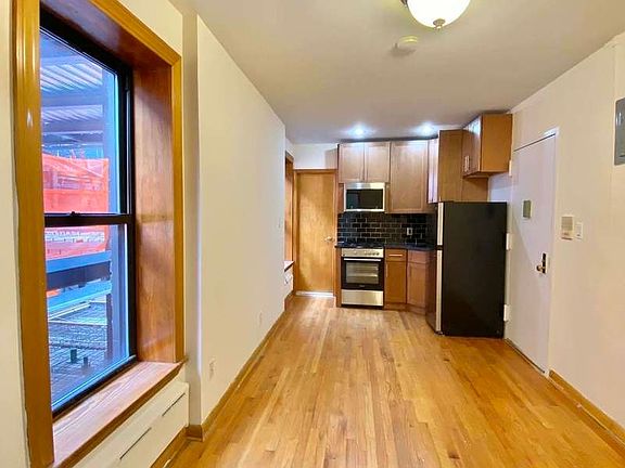 5th image of 202 Elizabeth St APT 21