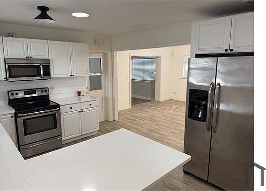 4th image of 5010 W Cleveland St