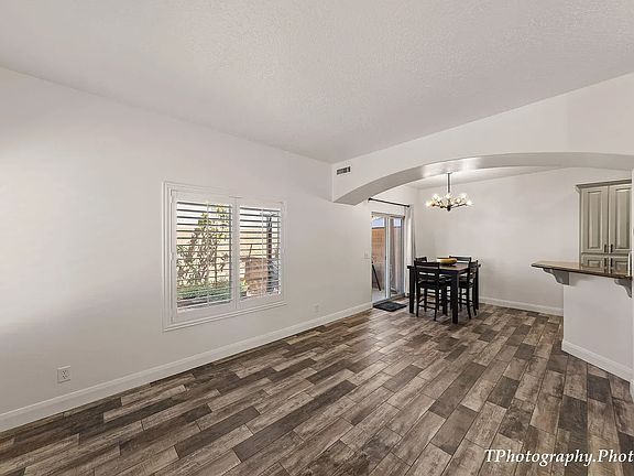 3rd image of 2522 Manzoni Rd