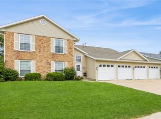 6204 Greenbriar Ln SW UNIT D, Cedar Rapids, IA 52404