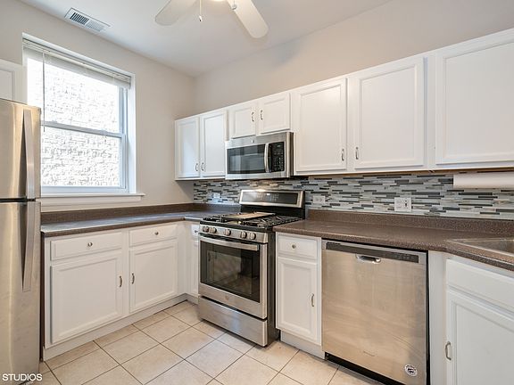 5th image of 3431 W Shakespeare Ave APT 3A