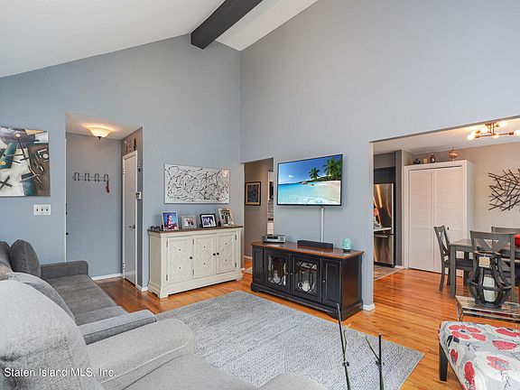 5th image of 18 Alysia Ct