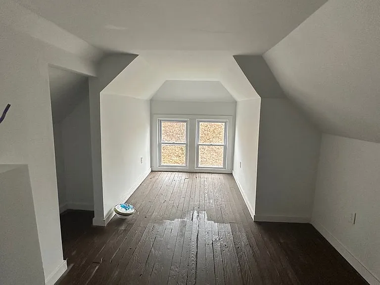 12327 Phillips Ave — Photo 12