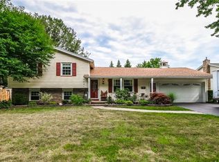 96 Sugar Maple Dr, Rochester, NY 14615