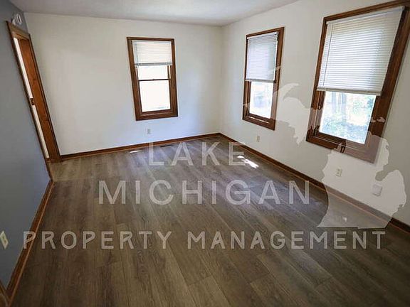 4th image of 2034 Edgewood Ave NE