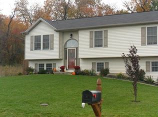 328 Cortland Cir, Shippensburg, PA 17257