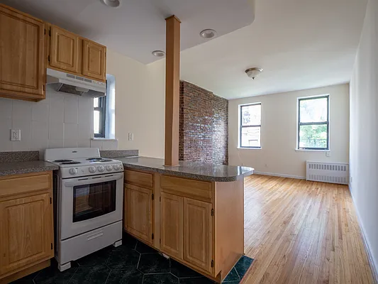 Rented by City Connections Realty | media 17