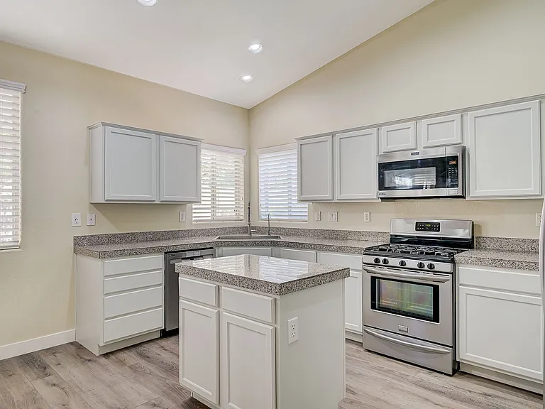 11490 Steponia Bay St — Photo 8