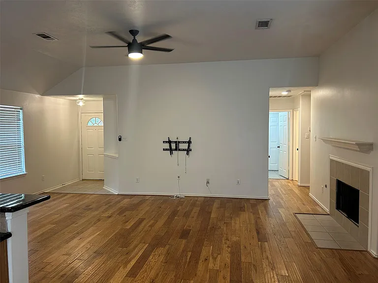 5523 Autumn Ash Ln — Photo 3