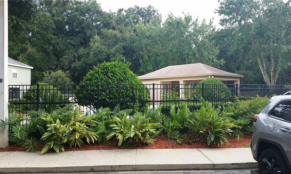 2nd image of 2226 Golden Oak Ln