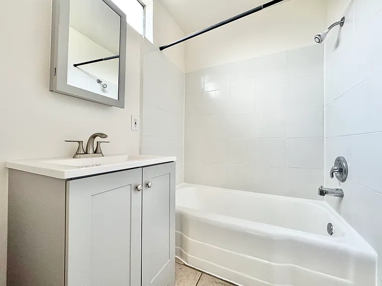 5059 W 20th St #7 — Photo 8
