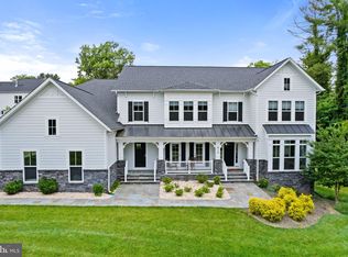 810 Walker Rd, Great Falls, VA 22066