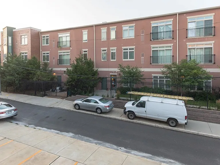 1535 Ogden St — Photo 32