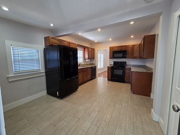 3rd image of 103 N Glenwood Ave