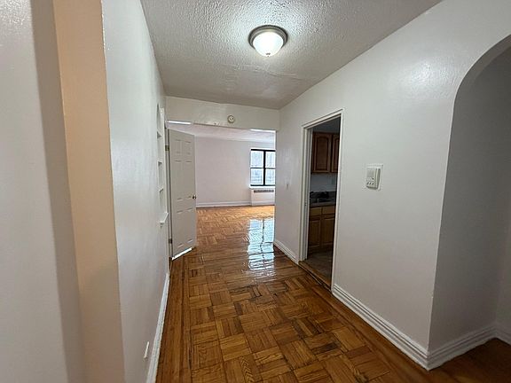 3rd image of 1776 Clay Ave #1H