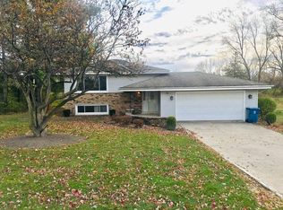 7905 Catalpa St, Dyer, IN 46311