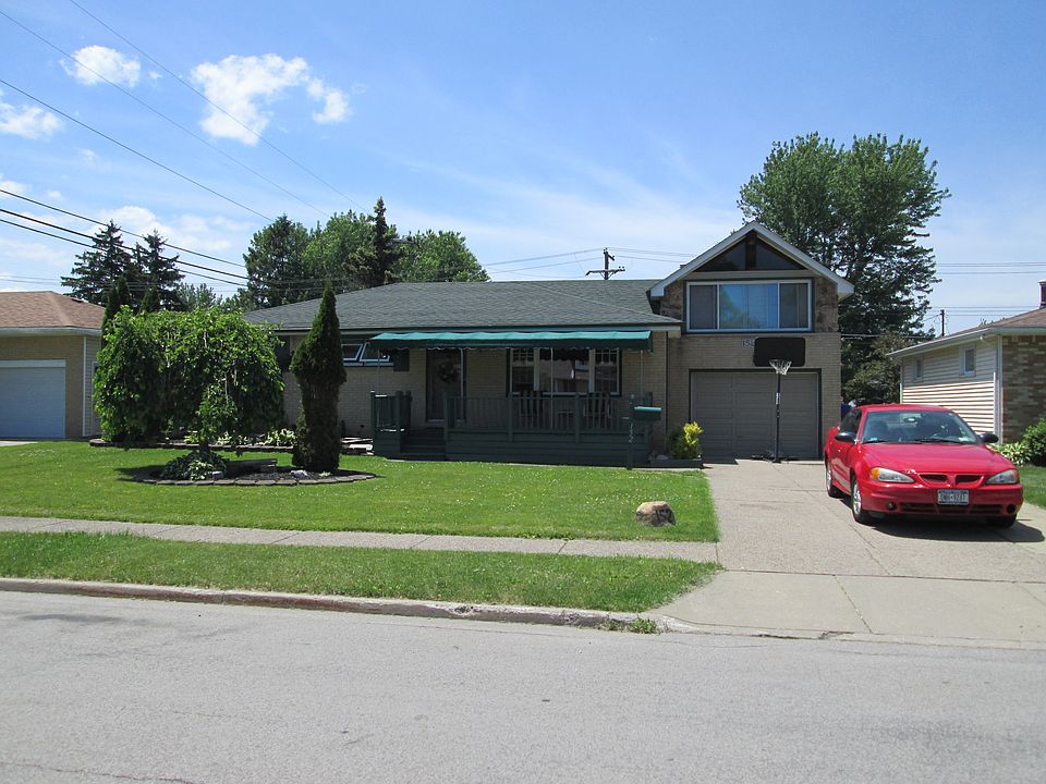 152 neubauer court