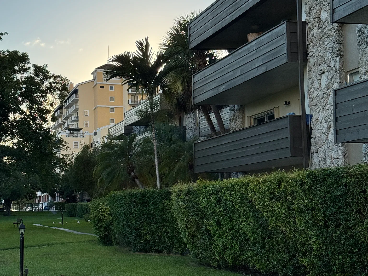 2 bed, 1033 sqft, $3,600 — Photo 4