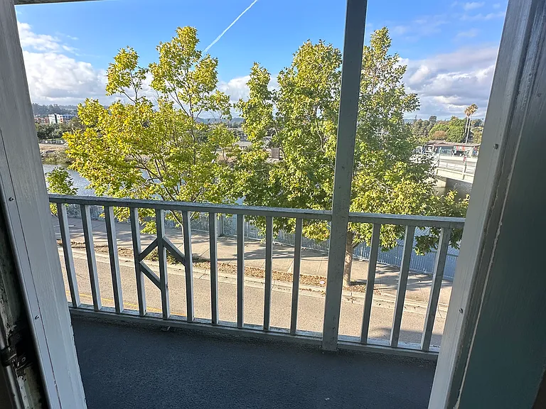 515 3rd St #9 — Photo 9