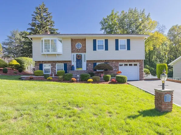 20 Lighthouse Court, Tomkins Cove, NY 10986