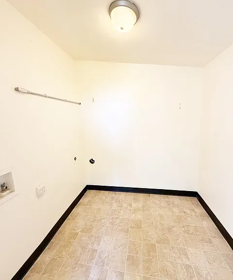 2860 Hemlock St #B — Photo 17