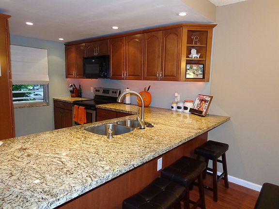 2nd image of 3980 Oaks Clubhouse Dr APT 201