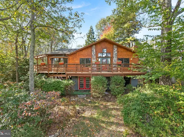 1802 Summit Dr, Haymarket, VA 20169