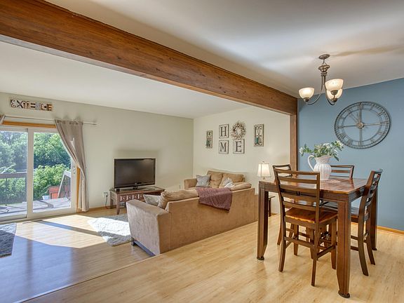 5th image of W163N11458 Windsor Ct