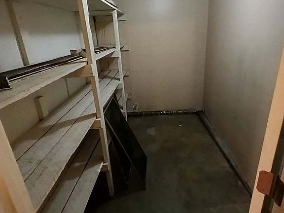4th image of 827 22nd Ave