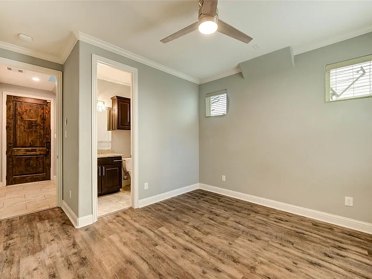 5711 Allen St — Photo 8