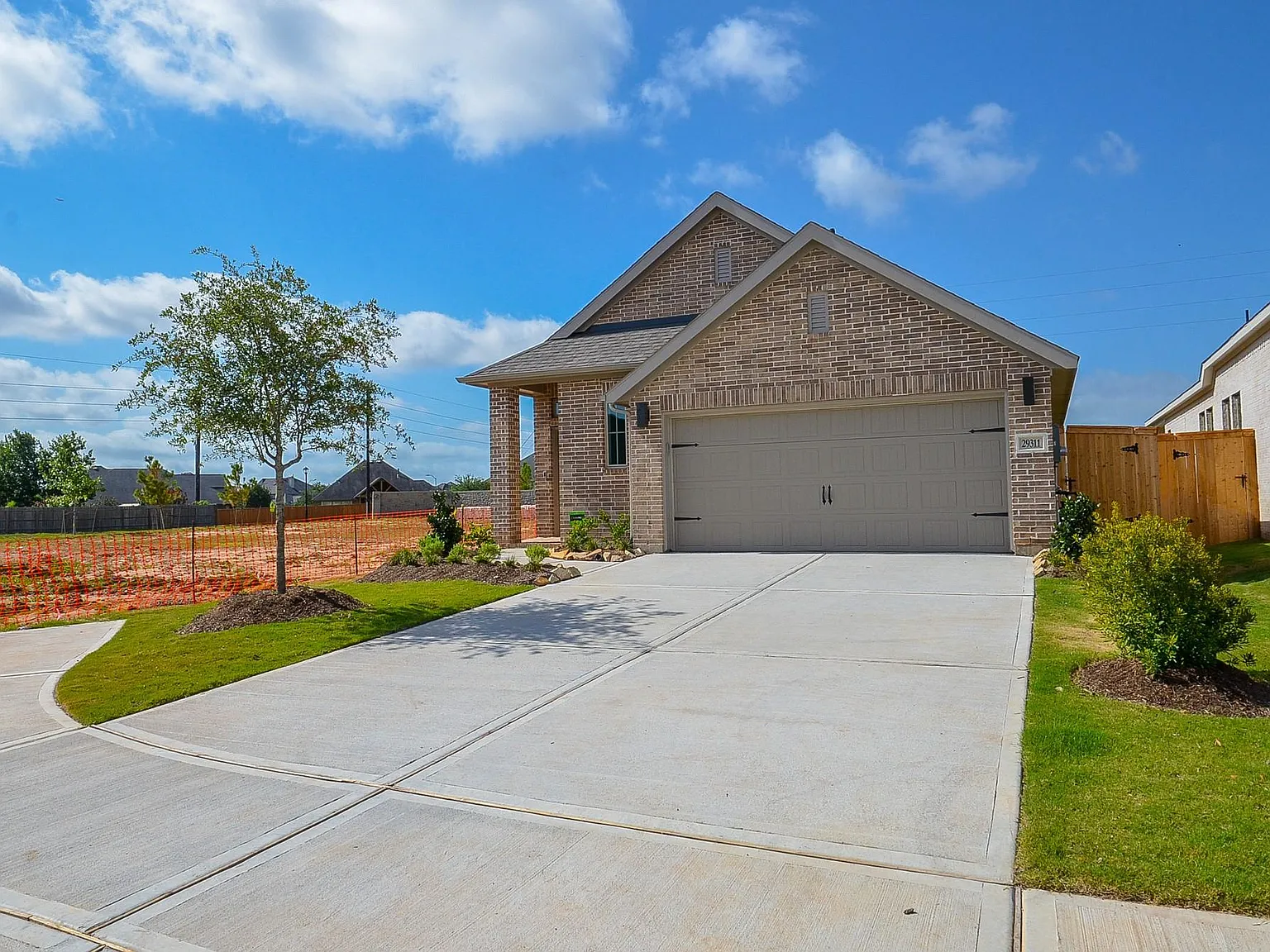 4 bed, 3.0 bath, 1736 sqft, $2,450 — Photo 2