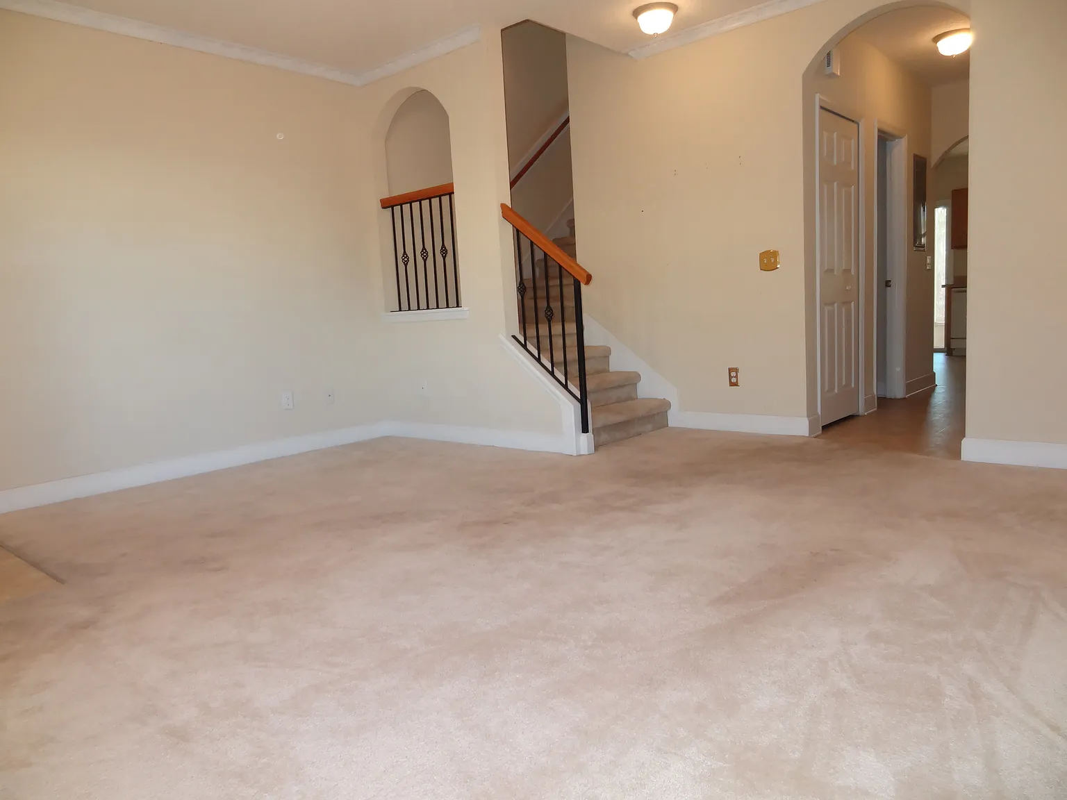 2 bed, 2.5 bath, 1264 sqft, $1,600 — Photo 3