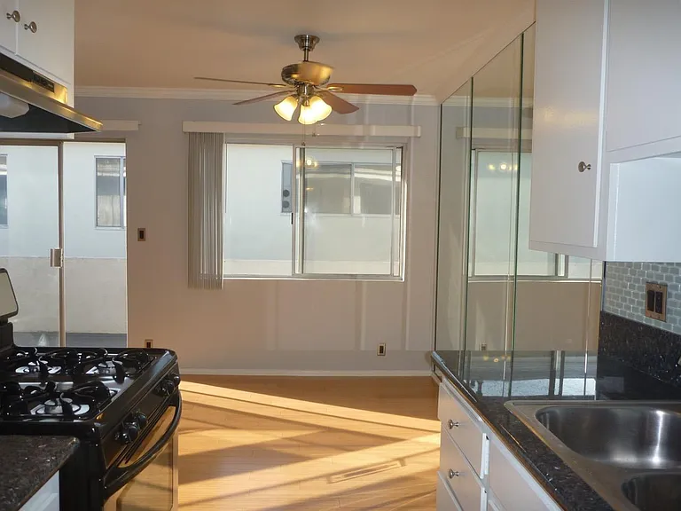 1527 Princeton St #5 — Photo 8