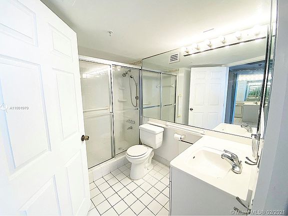 5th image of 4101 Pine Tree Dr APT 1412