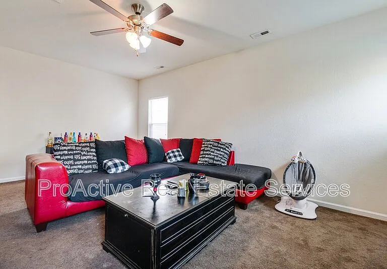 2104 Miller Ave — Photo 8