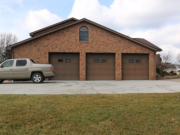 3rd image of 244 Beacon Dr