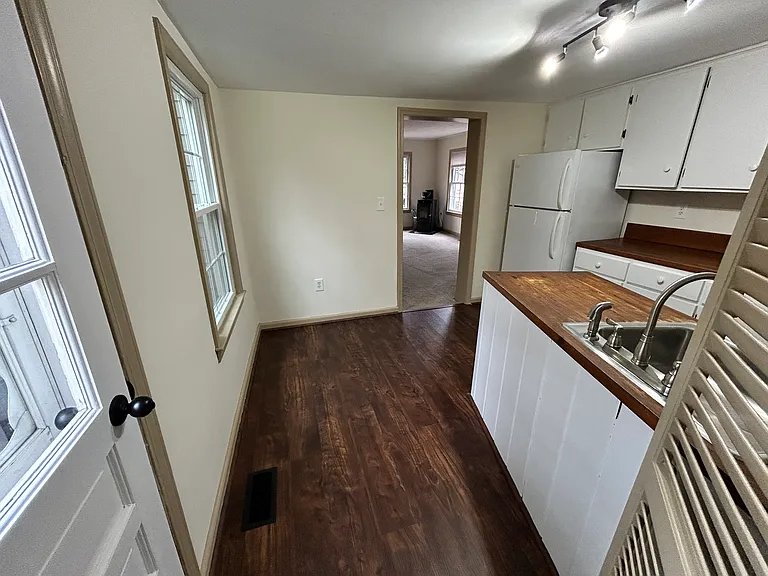 58 Pomperaug Rd — Photo 5