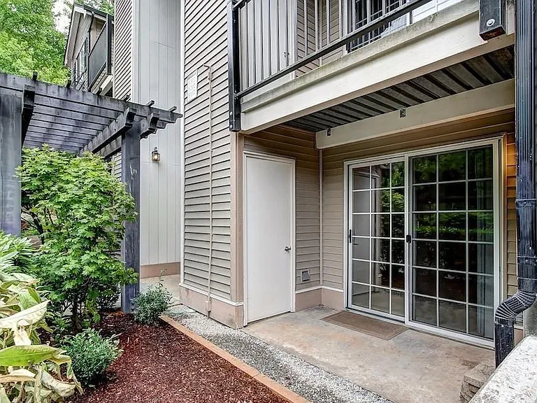 929 3rd Ave #F102 — Photo 3