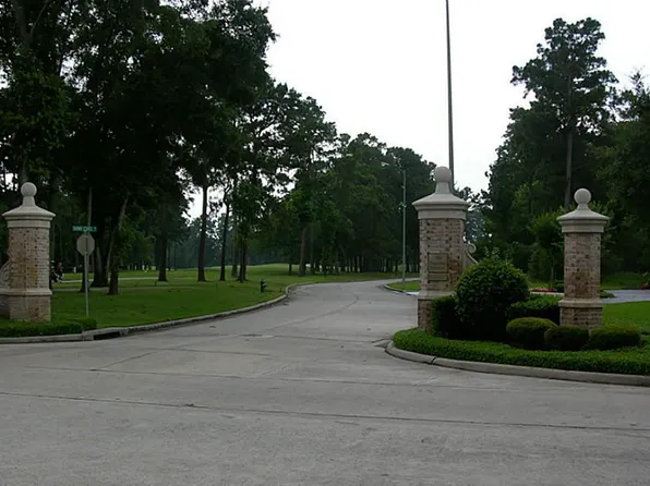 5 Fairway Estates Dr, Houston, TX 77068