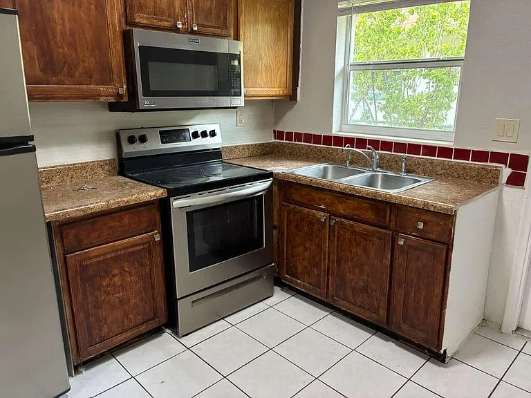 1329 NW 8th Ave #A — Photo 7