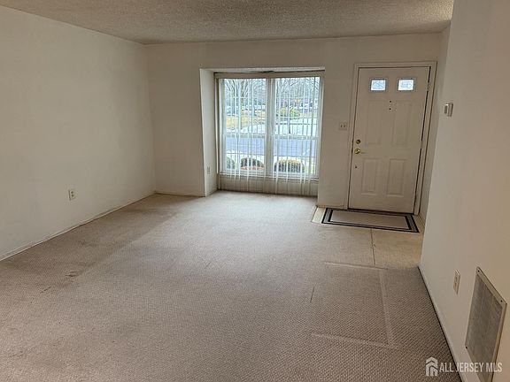 2nd image of 358 Hadleigh Ln