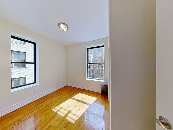 4th image of 4 W 103rd St APT 4