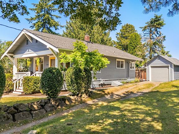 2nd image of 3222 38th Avenue SW
