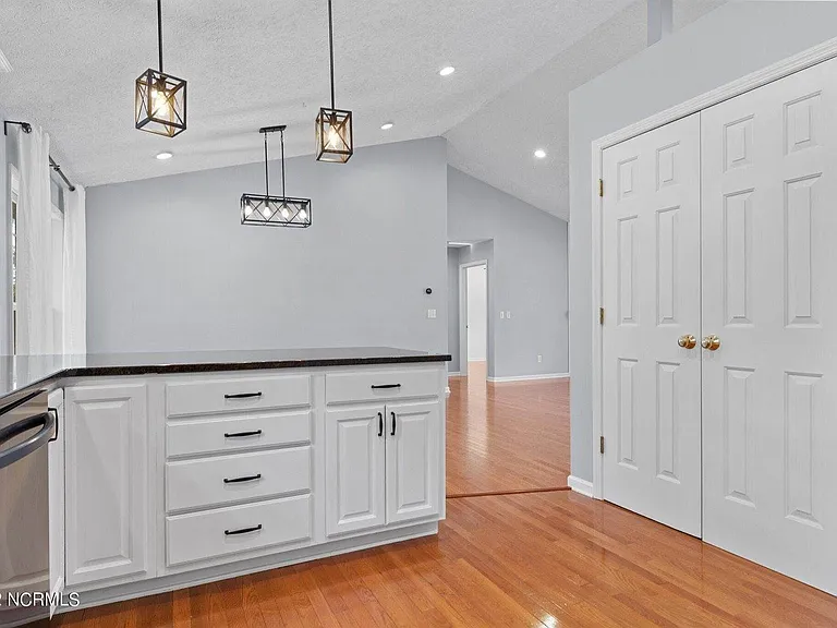 120 Crimson Ct — Photo 25