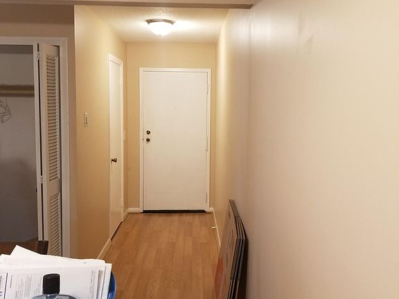 5th image of 710 Twin Circle Dr