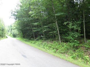 87 Pioneer Trl, Pocono Pines, PA 18350