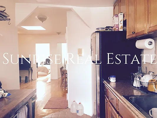 Rented by Sunrise Real Estate | media 31
