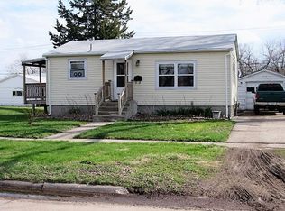 2715 6th St, Columbus, NE 68601