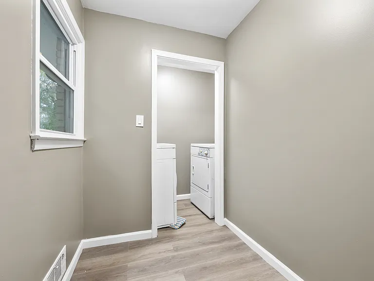 352 Harris Manor Dr SW — Photo 6