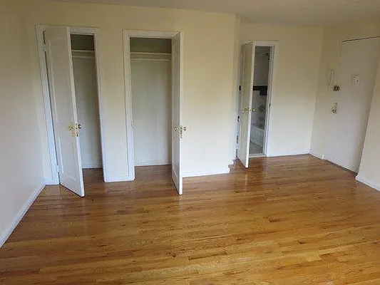 Rented by Sido New York LLC | media 17